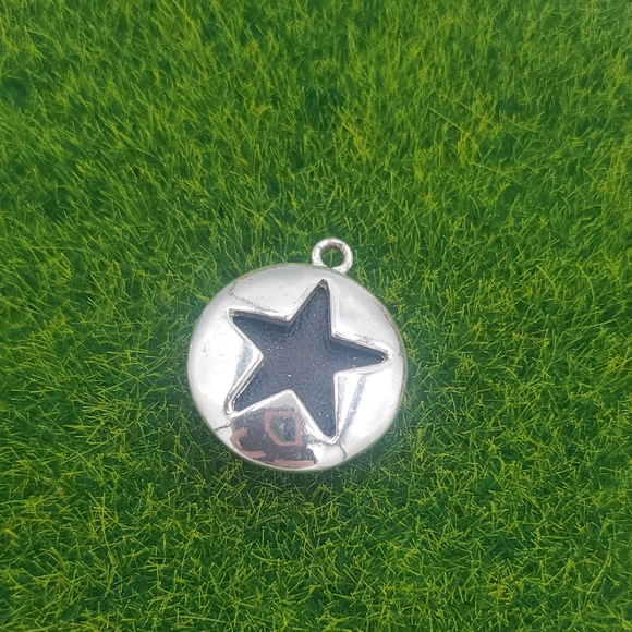 Silver Star Pendant Sterling P305 - Picture 1 of 3